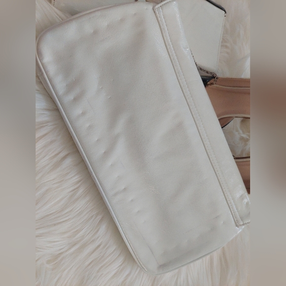 Black and white shoes with 2 clutches - Picture 8 of 13